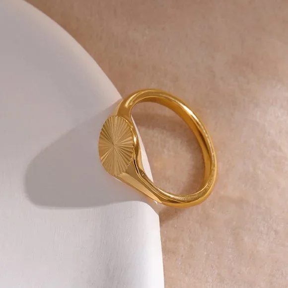 ^NEW 18K Gold Plated Round Textured Signet Coin Ring - Picture 6 of 7